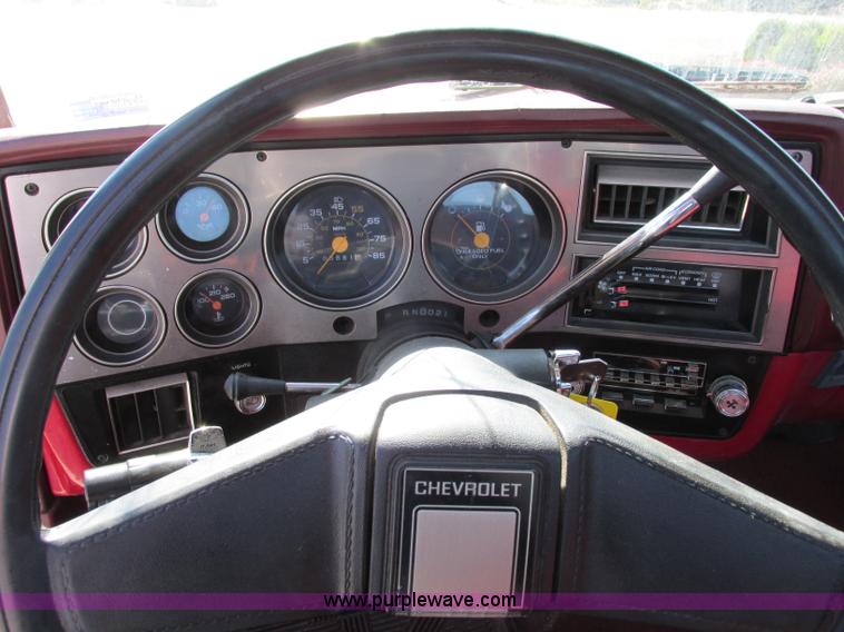 image for item F5320 1987 Chevrolet Silverado C10 pickup truck