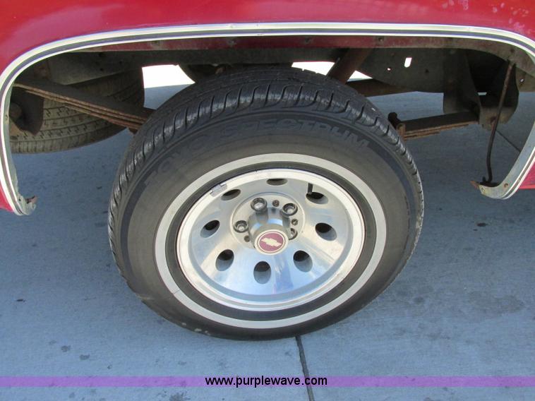 image for item F5320 1987 Chevrolet Silverado C10 pickup truck