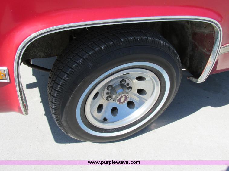 image for item F5320 1987 Chevrolet Silverado C10 pickup truck