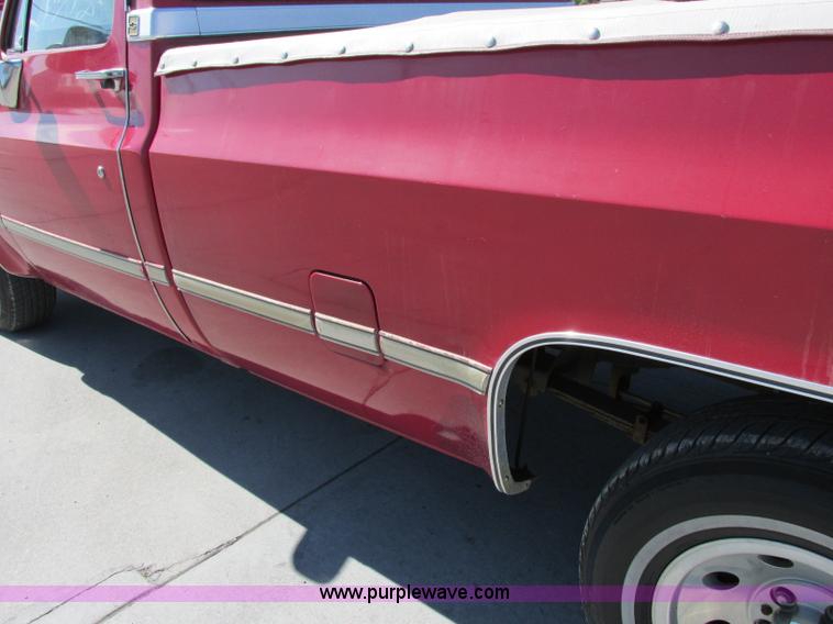 image for item F5320 1987 Chevrolet Silverado C10 pickup truck
