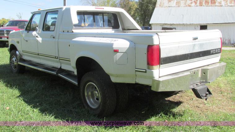 image for item F5322 1995 Ford F350 XLT Crew Cab pickup truck