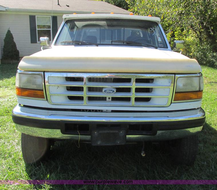 image for item F5322 1995 Ford F350 XLT Crew Cab pickup truck