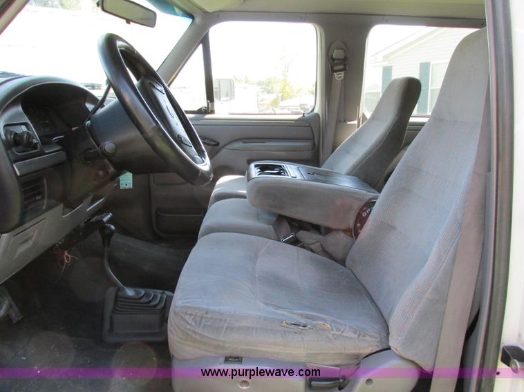 image for item F5322 1995 Ford F350 XLT Crew Cab pickup truck