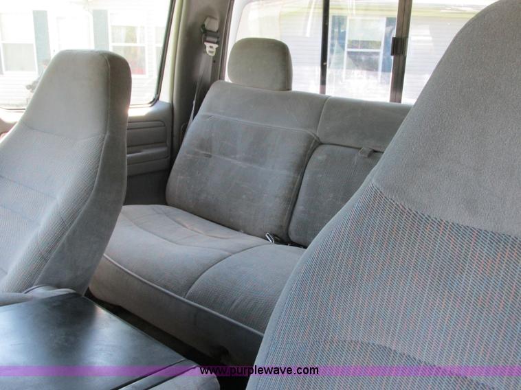 image for item F5322 1995 Ford F350 XLT Crew Cab pickup truck