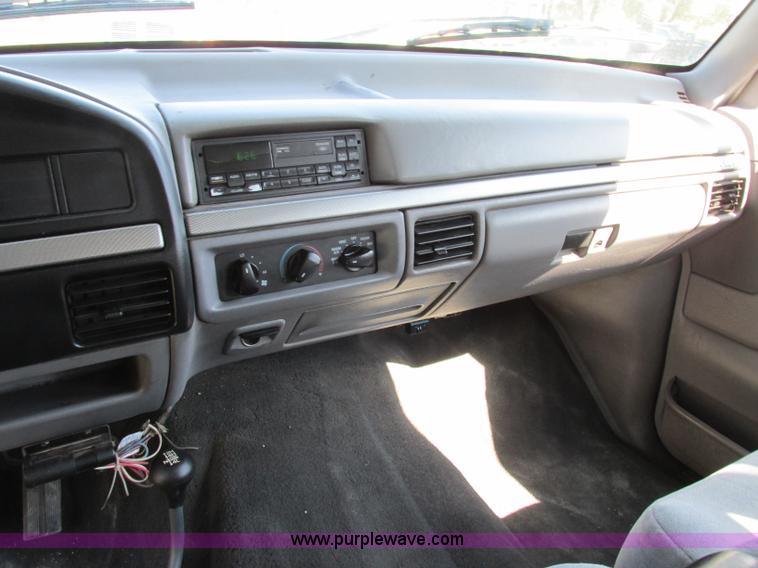 image for item F5322 1995 Ford F350 XLT Crew Cab pickup truck