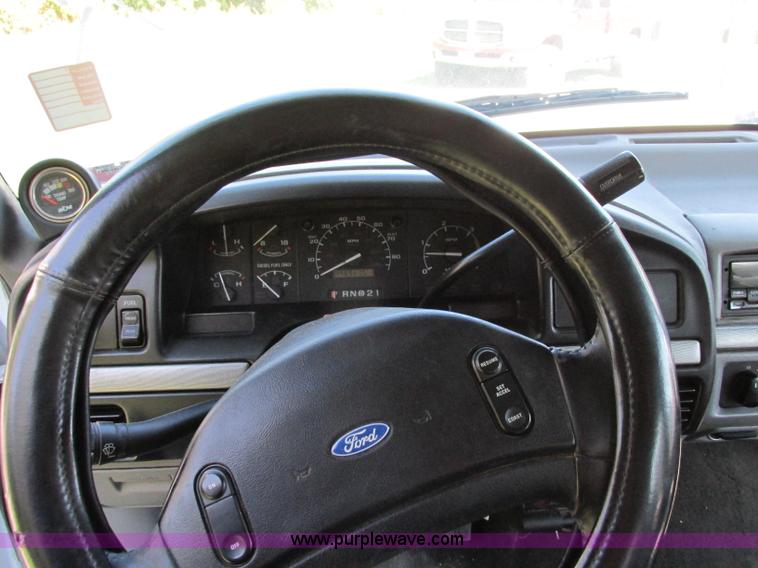 image for item F5322 1995 Ford F350 XLT Crew Cab pickup truck