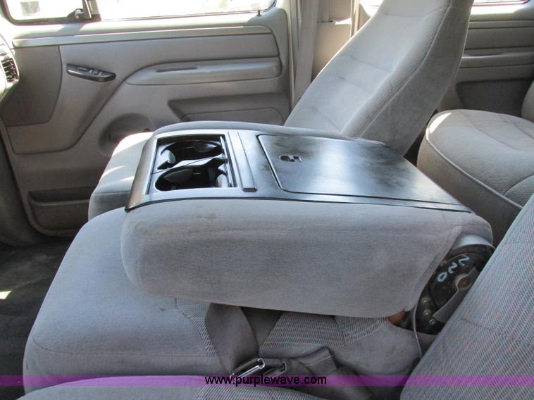 image for item F5322 1995 Ford F350 XLT Crew Cab pickup truck