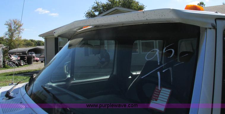 image for item F5322 1995 Ford F350 XLT Crew Cab pickup truck