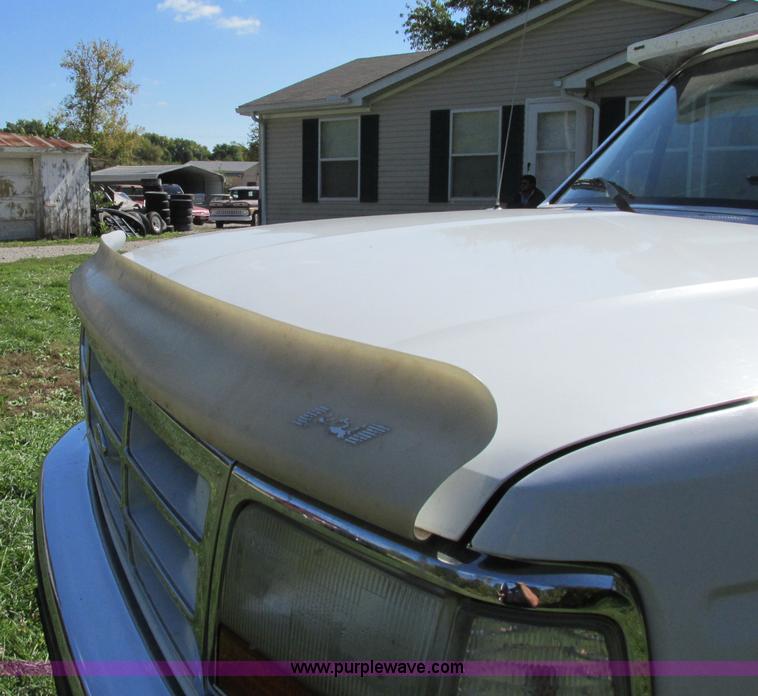 image for item F5322 1995 Ford F350 XLT Crew Cab pickup truck