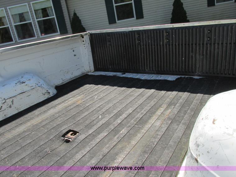 image for item F5322 1995 Ford F350 XLT Crew Cab pickup truck