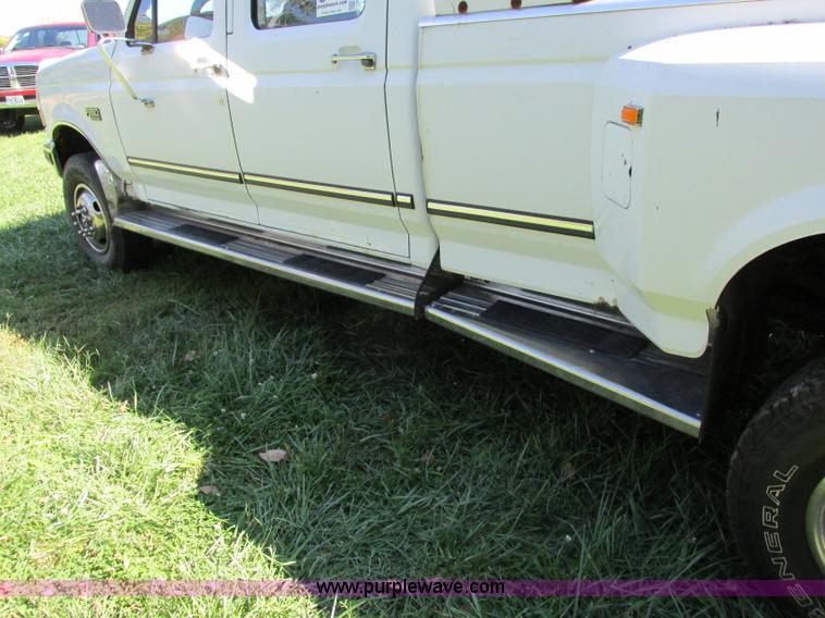 image for item F5322 1995 Ford F350 XLT Crew Cab pickup truck
