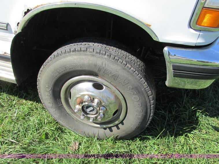 image for item F5322 1995 Ford F350 XLT Crew Cab pickup truck