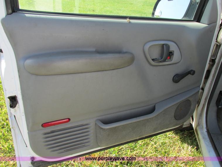 image for item F5323 1999 Chevrolet 2500 pickup truck