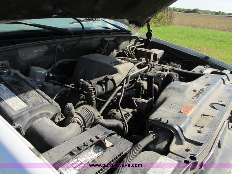 image for item F5323 1999 Chevrolet 2500 pickup truck