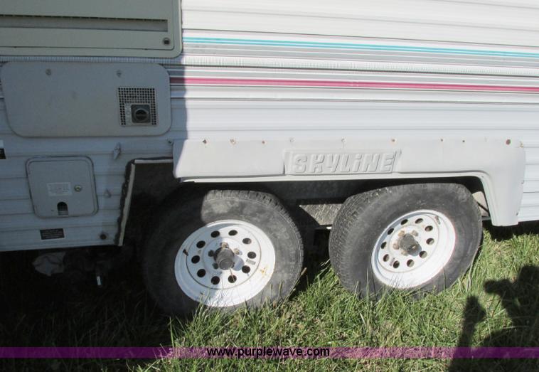 image for item F5325 1995 Skyline Nomad 2591 25' camper