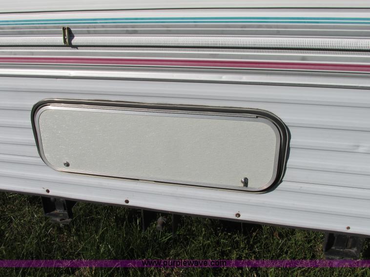 image for item F5325 1995 Skyline Nomad 2591 25' camper