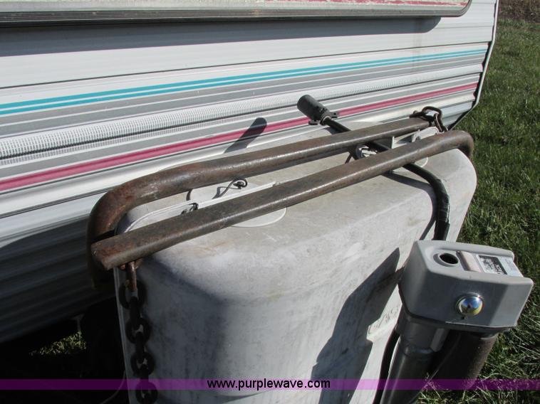 image for item F5325 1995 Skyline Nomad 2591 25' camper