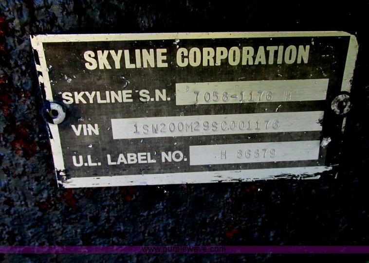 image for item F5325 1995 Skyline Nomad 2591 25' camper