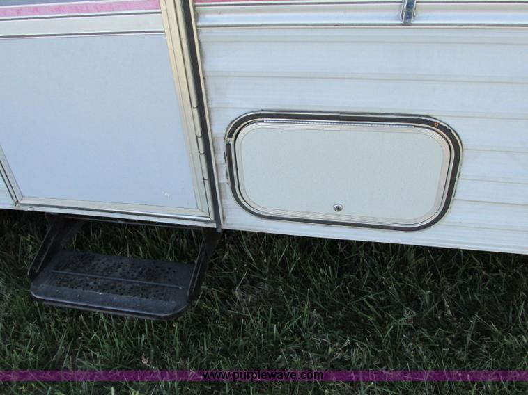 image for item F5325 1995 Skyline Nomad 2591 25' camper