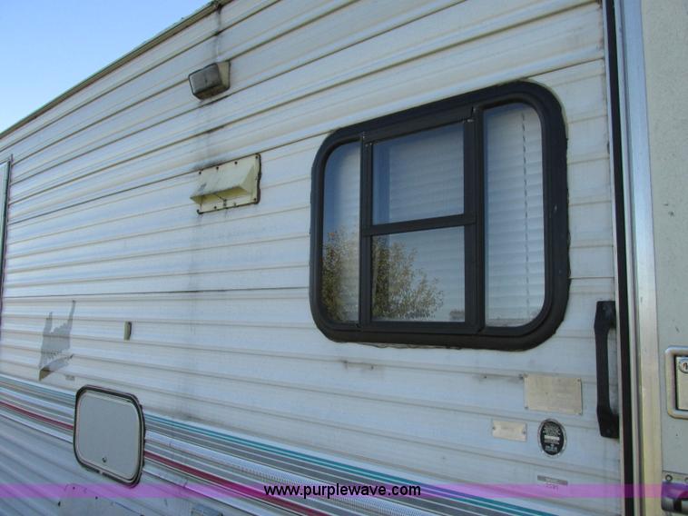 image for item F5325 1995 Skyline Nomad 2591 25' camper