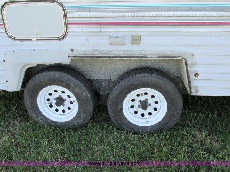 image for item F5325 1995 Skyline Nomad 2591 25' camper