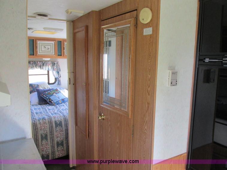 image for item F5325 1995 Skyline Nomad 2591 25' camper