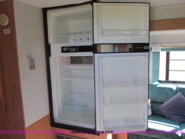 image for item F5325 1995 Skyline Nomad 2591 25' camper