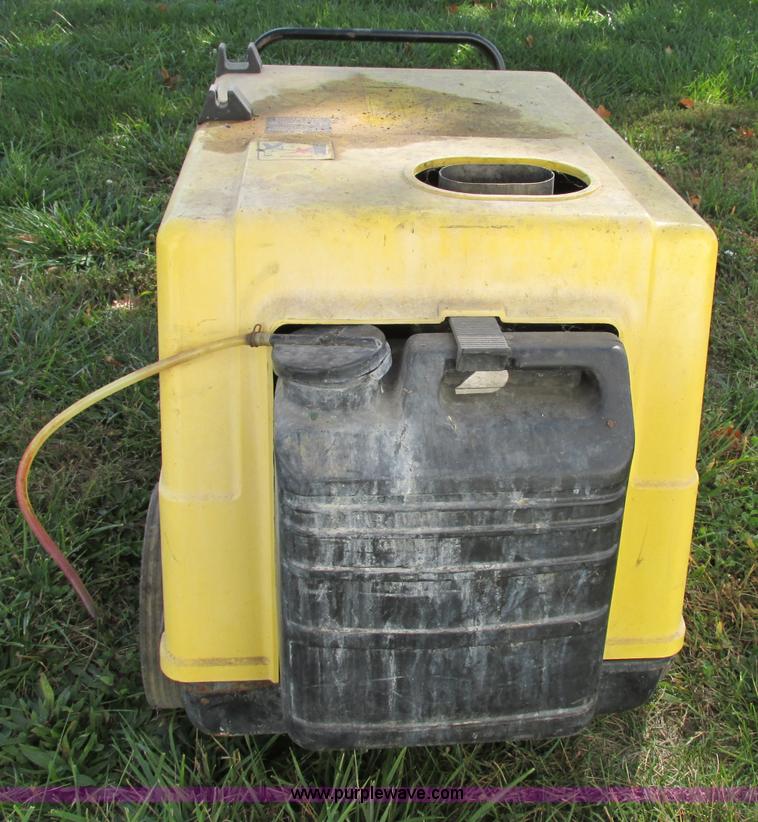 image for item F5326 Karcher HDS750 hot water pressure washer