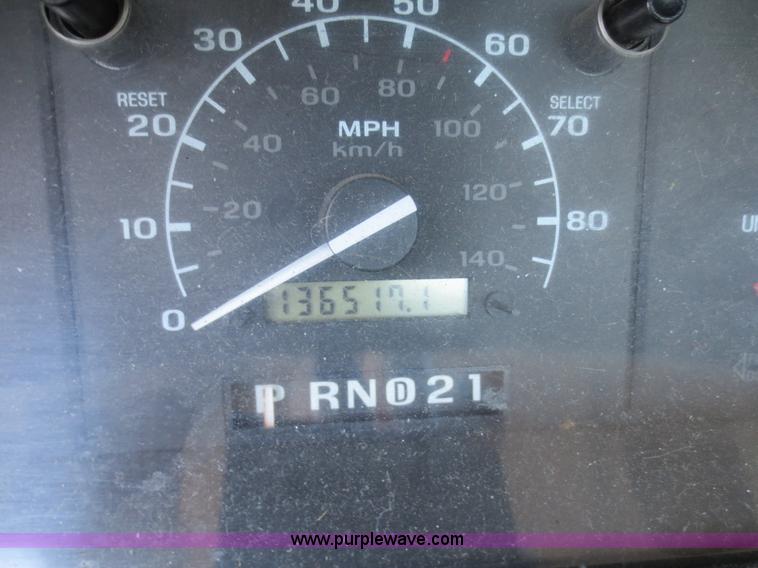 image for item F6704 1995 Ford F150 XLT pickup truck