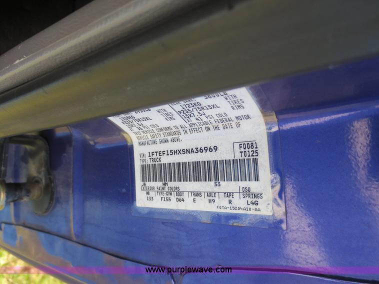 image for item F6704 1995 Ford F150 XLT pickup truck