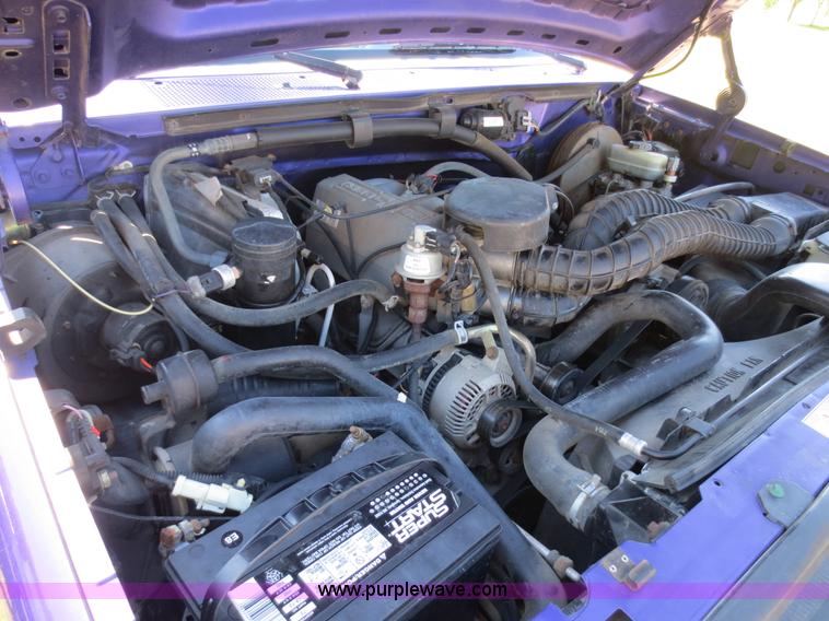 image for item F6704 1995 Ford F150 XLT pickup truck