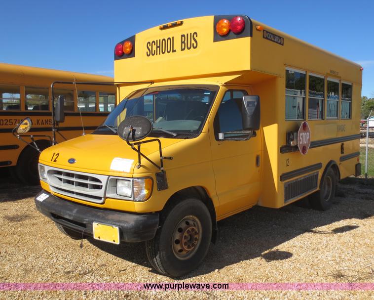 image for item F6720 1999 Ford 800 school bus
