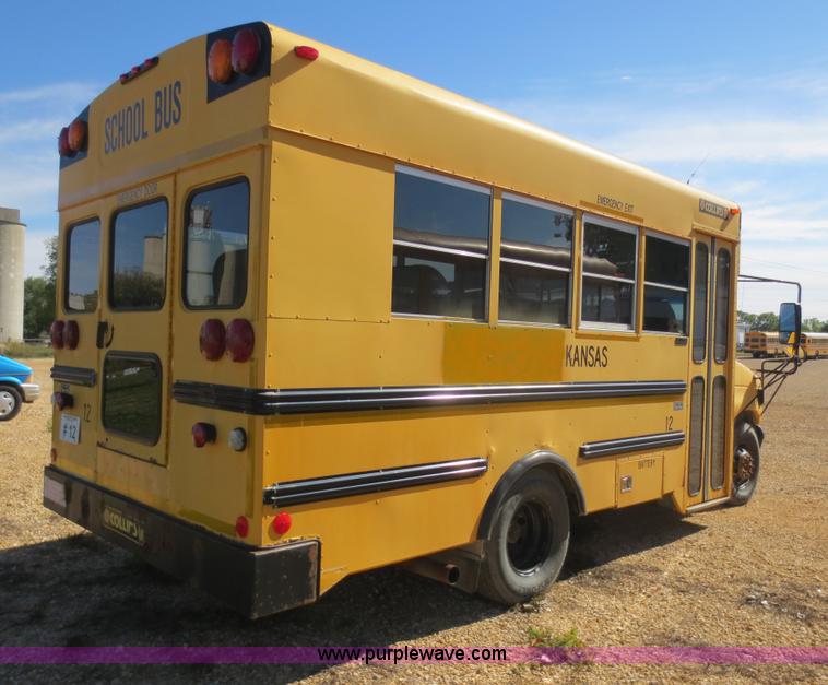 image for item F6720 1999 Ford 800 school bus