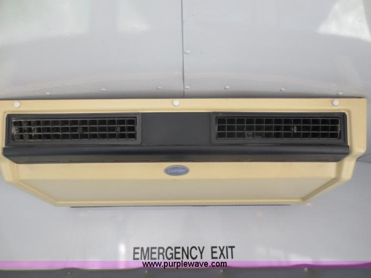 image for item F6720 1999 Ford 800 school bus