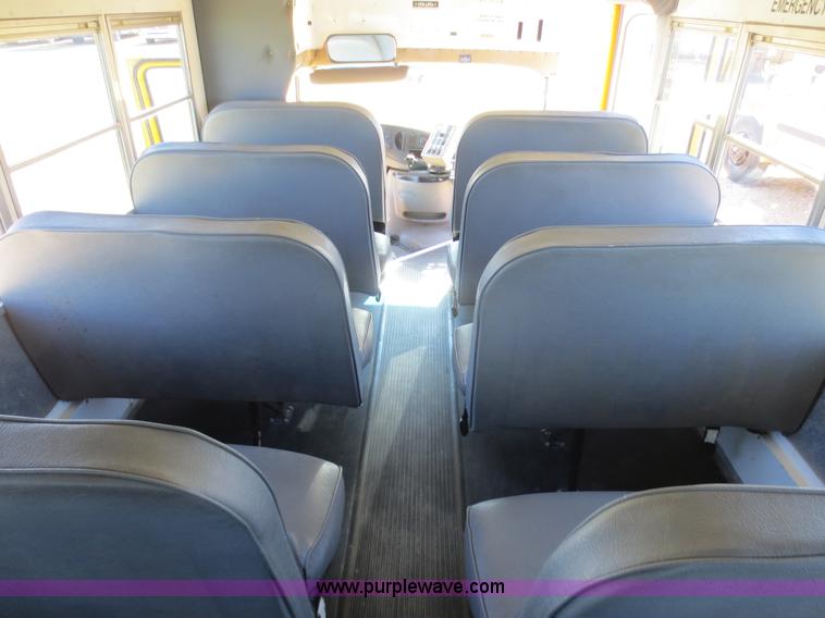 image for item F6720 1999 Ford 800 school bus