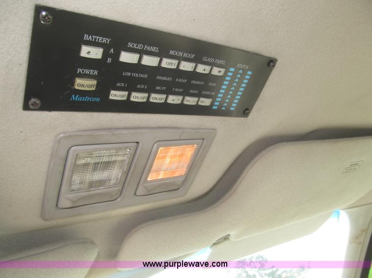 image for item F7147 1996 Lincoln Town Car Executive limousine