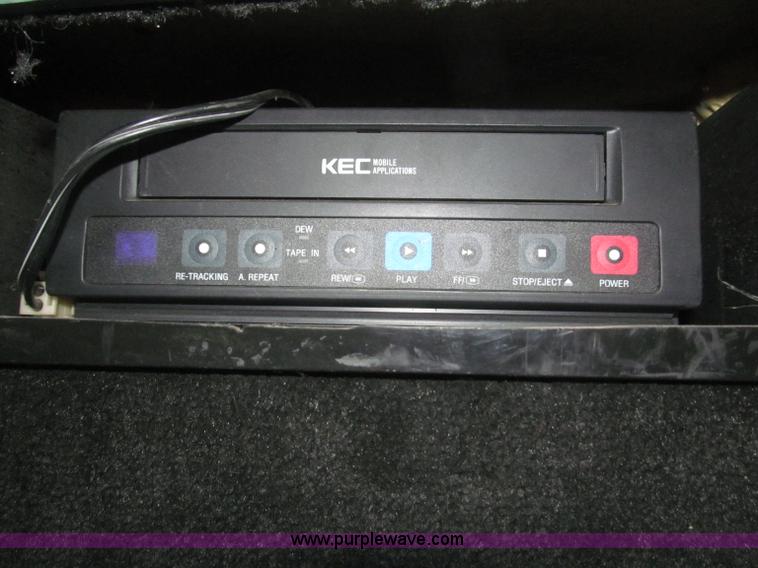 image for item F7147 1996 Lincoln Town Car Executive limousine