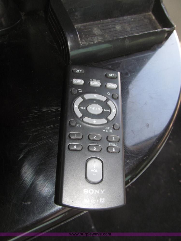 image for item F7147 1996 Lincoln Town Car Executive limousine