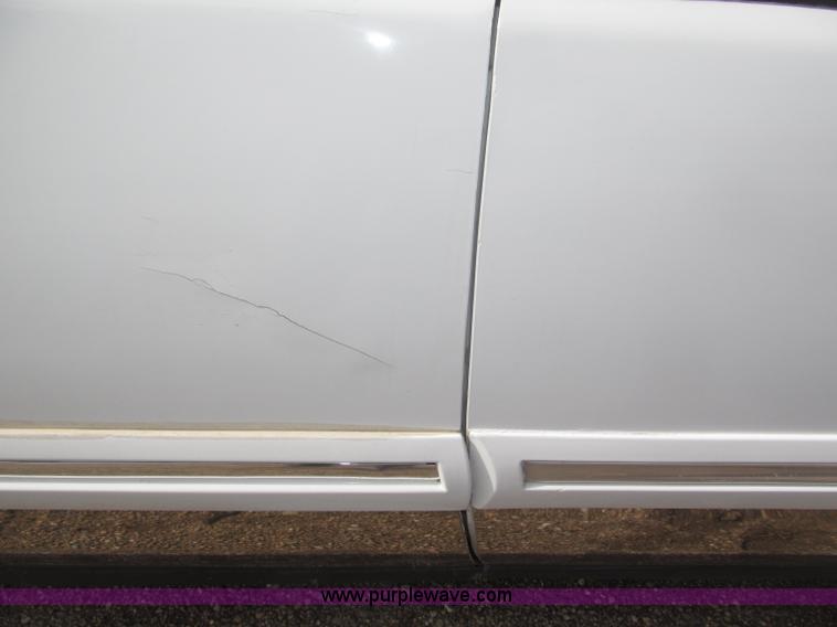 image for item F7147 1996 Lincoln Town Car Executive limousine