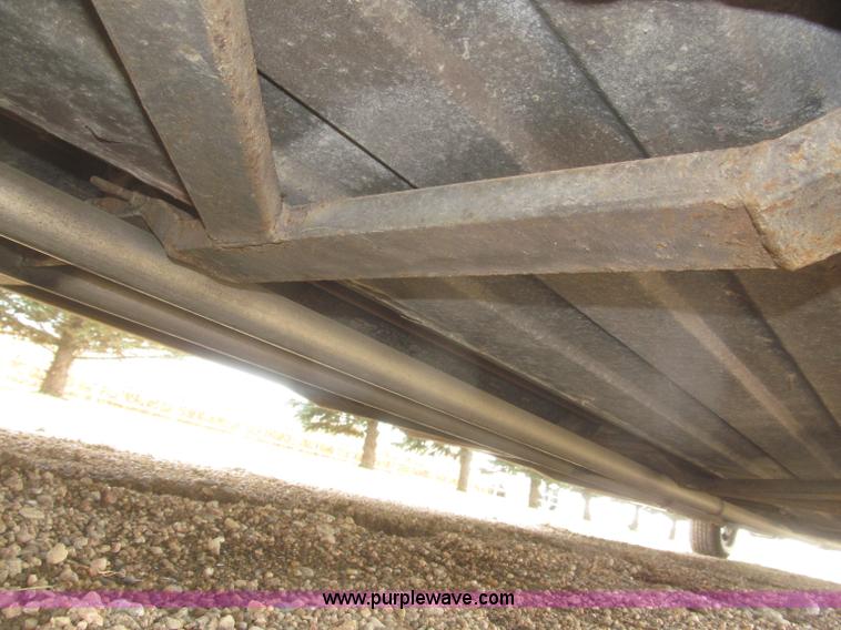 image for item F7147 1996 Lincoln Town Car Executive limousine