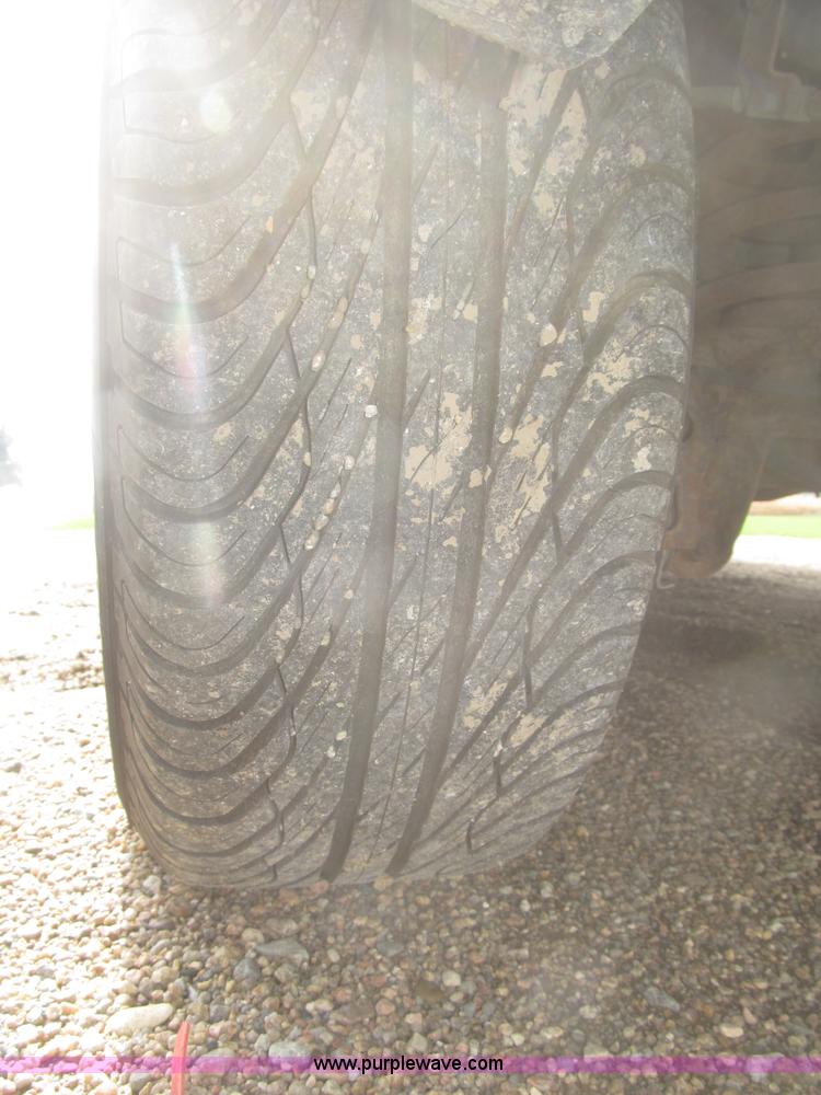 image for item F7147 1996 Lincoln Town Car Executive limousine