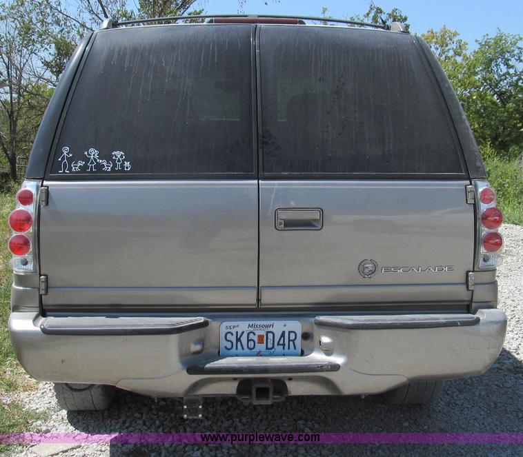 image for item G2093 2000 Cadillac Escalade SUV