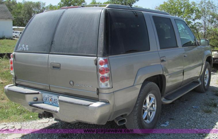 image for item G2093 2000 Cadillac Escalade SUV
