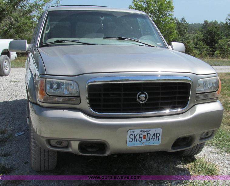 image for item G2093 2000 Cadillac Escalade SUV