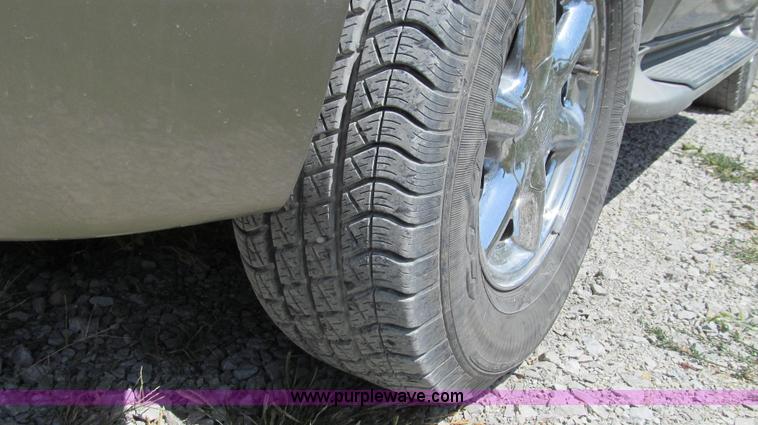 image for item G2093 2000 Cadillac Escalade SUV