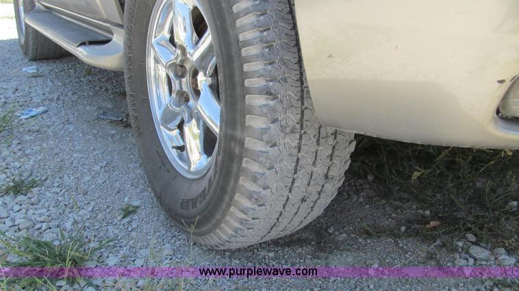 image for item G2093 2000 Cadillac Escalade SUV