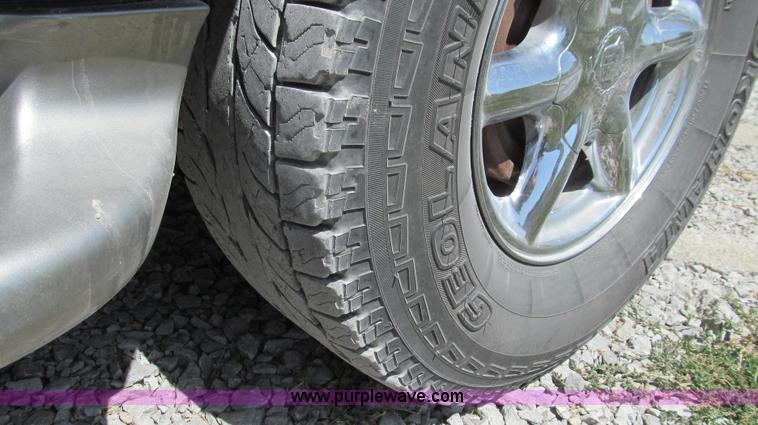 image for item G2093 2000 Cadillac Escalade SUV