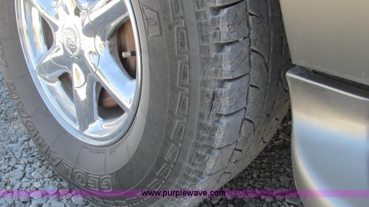 image for item G2093 2000 Cadillac Escalade SUV