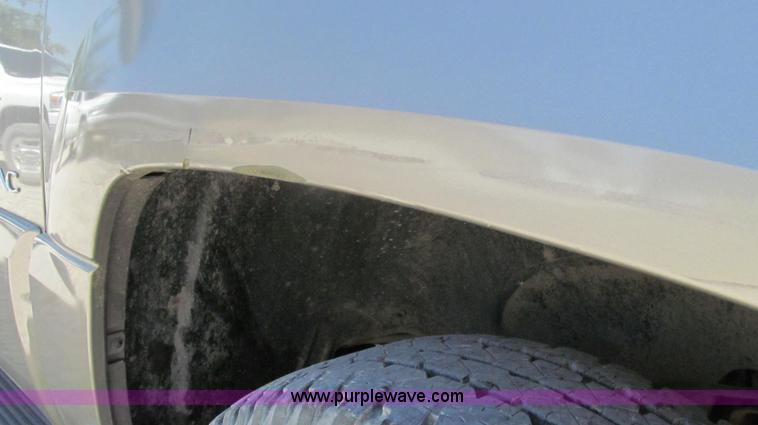 image for item G2093 2000 Cadillac Escalade SUV