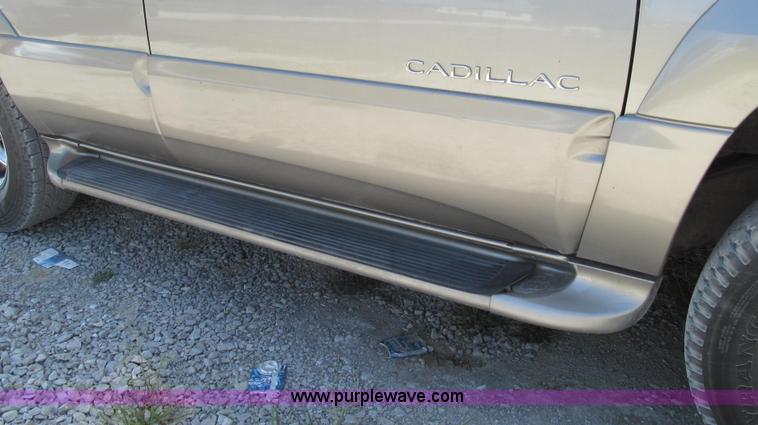 image for item G2093 2000 Cadillac Escalade SUV